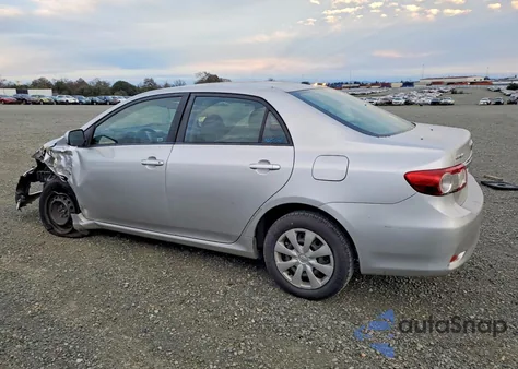 2011 Toyota Corolla Base z USA, uszkodzony, nr VIN JTDBU4EE5B9129603